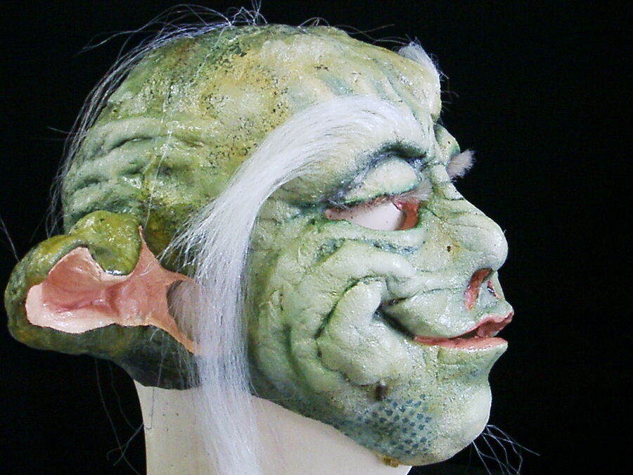 Buehnenmaske fuer Theaterproduktion